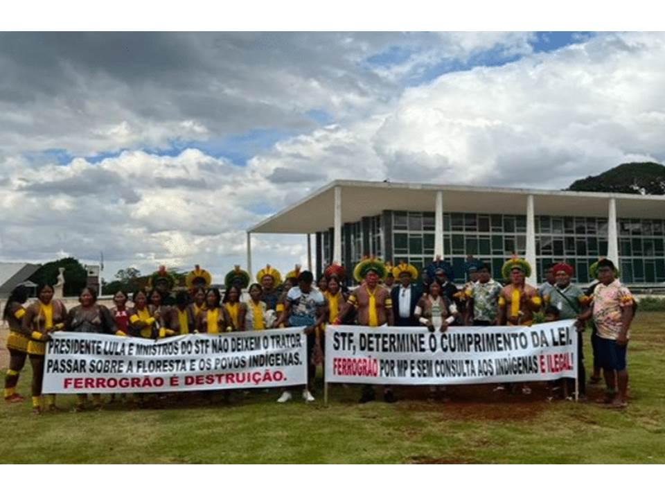 Indígenas protestam em Brasília contra ferrovia Sinop-Miritituba
