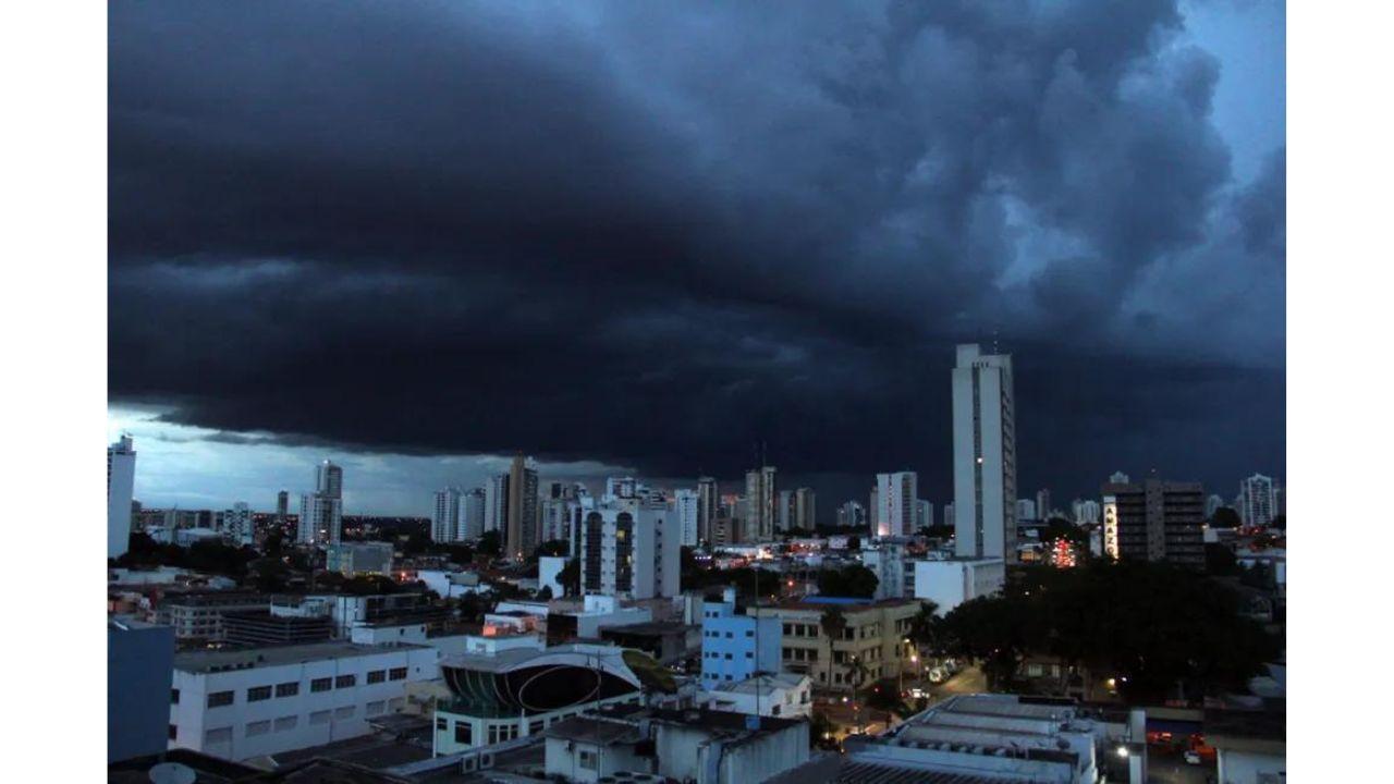 MT tem alerta de perigo para tempestades e queda de 5°C na temperatura nos próximos dias; veja orientações