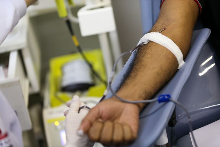 Hemocentro de Porto Alegre pede que doador de sangue faça agendamento 