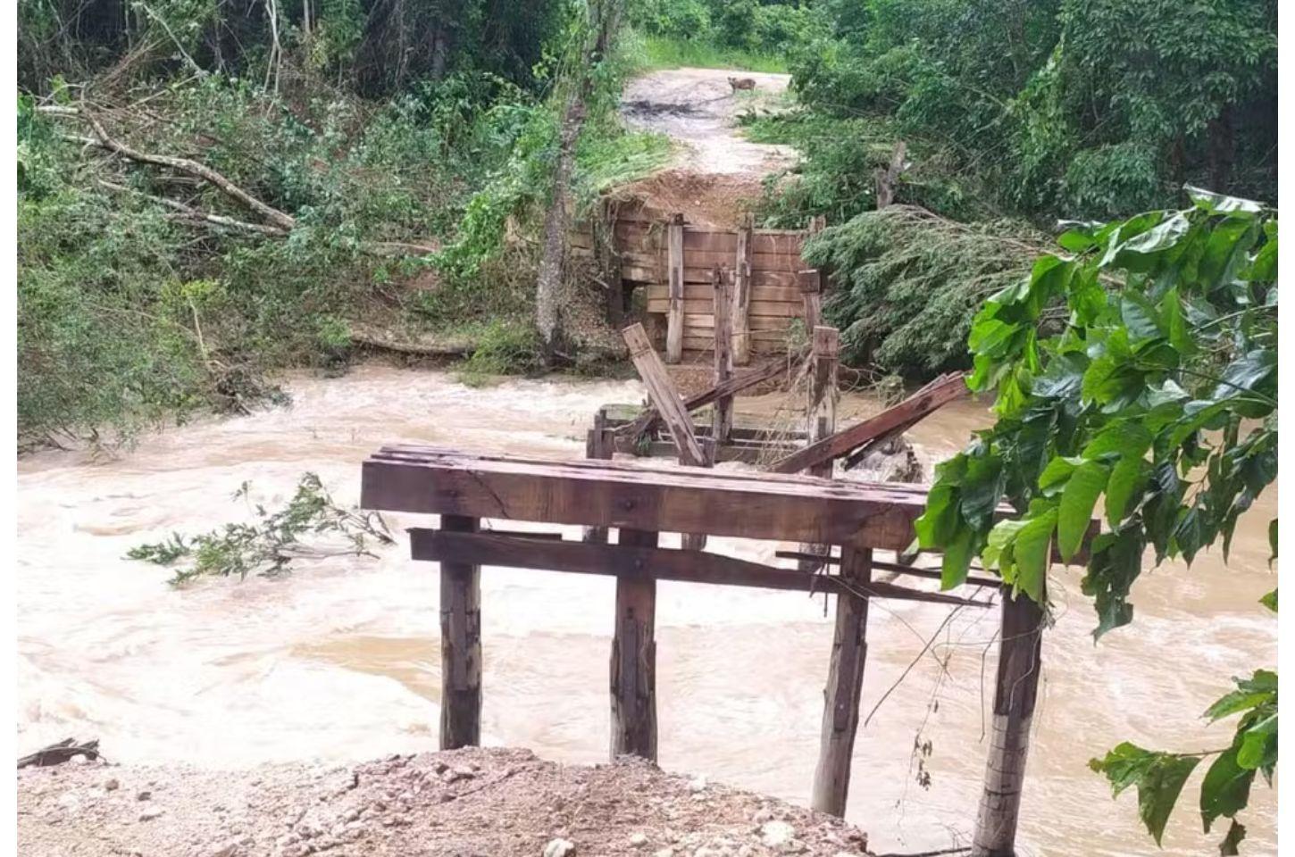 Chapada dos Guimarães (MT) decreta situação de emergência após alagamentos deslizamentos de terra