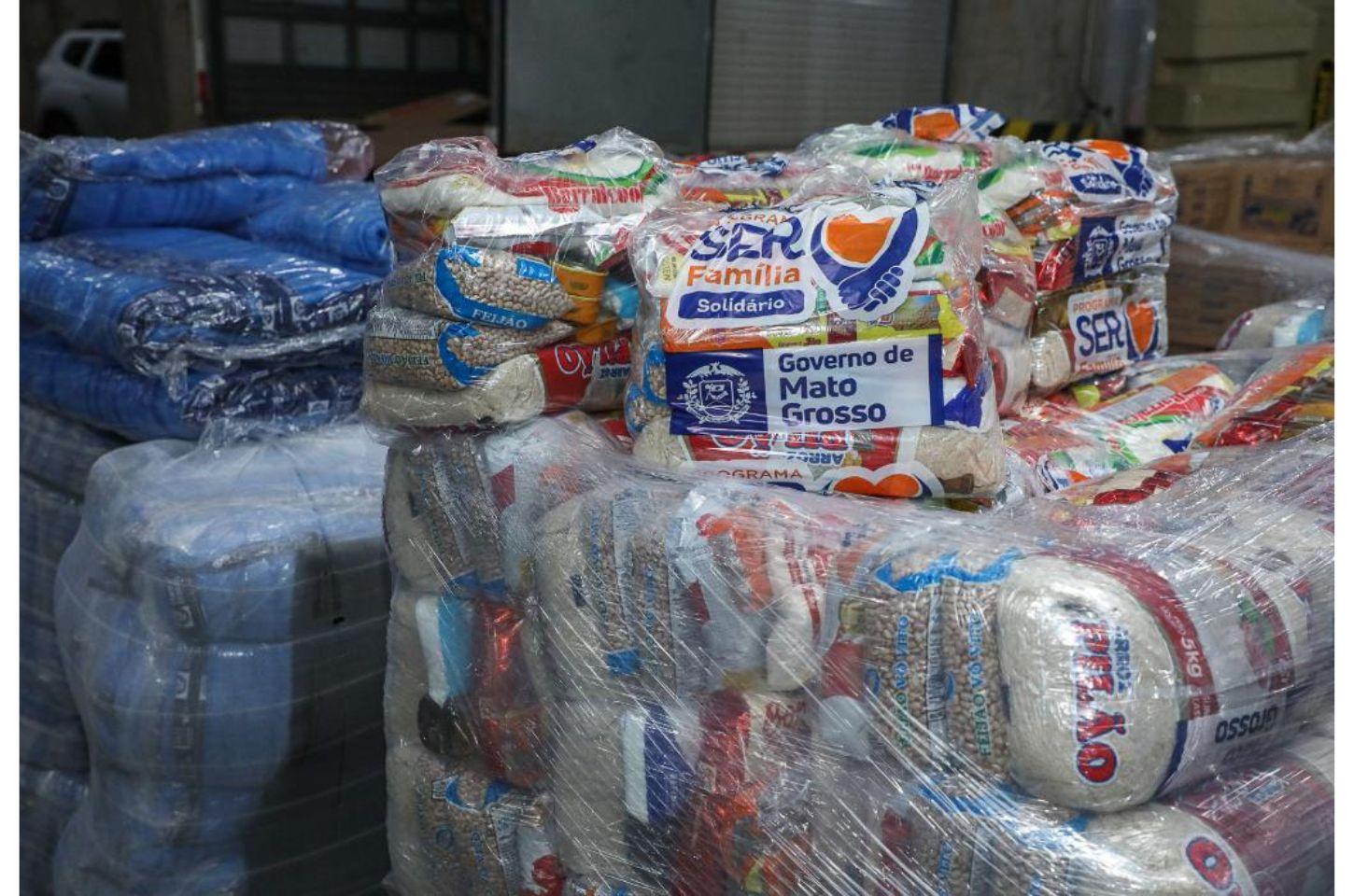 Governo de MT vai enviar 400 cestas de alimentos para famílias em Confresa