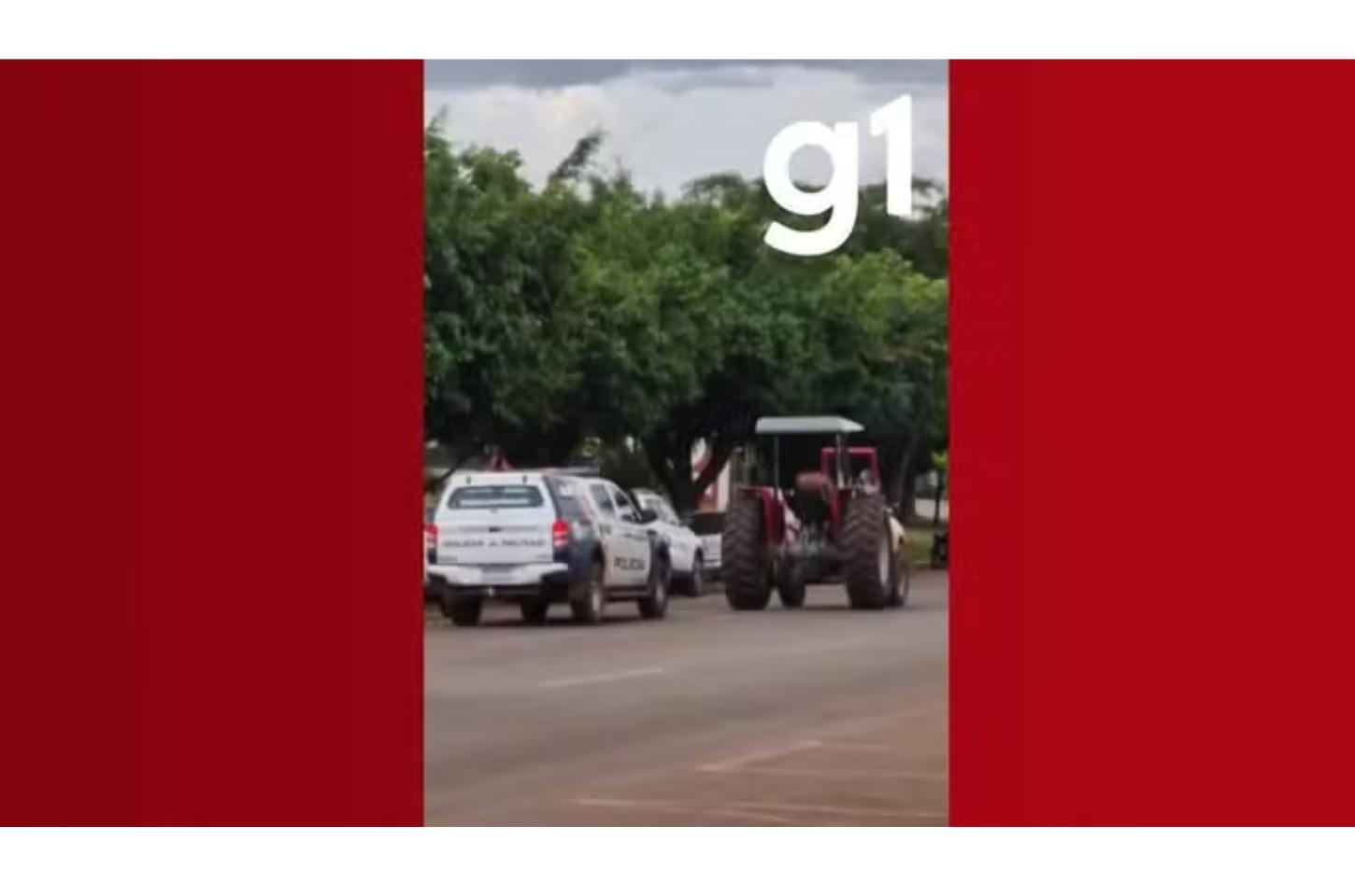 mulher furta trator durante surto e dirige de forma perigosa em avenida de MT