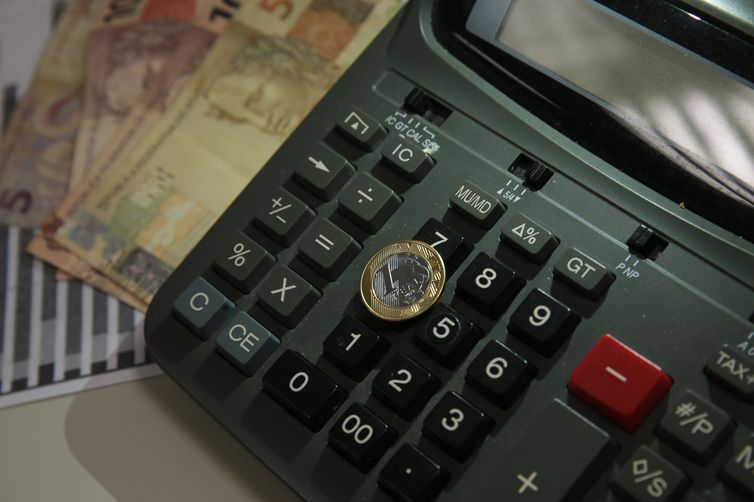 Atividade econômica brasileira cresce 0,2% em abril