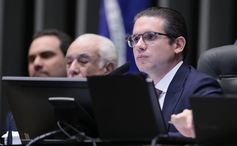 Câmara analisa projeto que aumenta de 513 para 531 o número de deputados federais; acompanhe