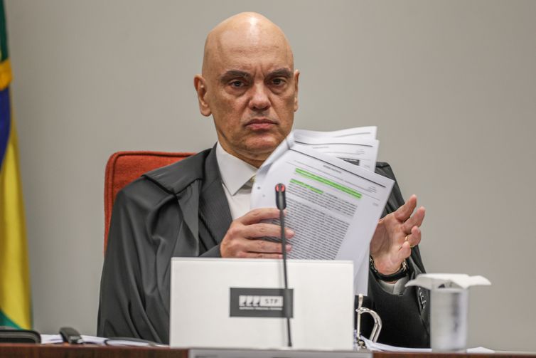 Moraes pede que Meta envie dados sobre perfil que seria usado por Cid 