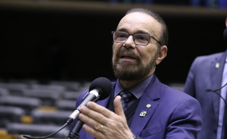 Projeto prevê empréstimo bancário a segurado do INSS em caso de atraso do benefício