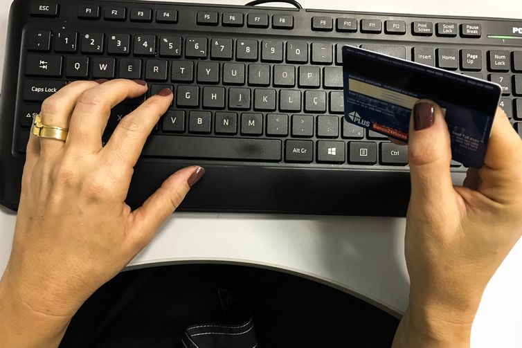 Associação pede inclusão de sites dos EUA em lista de pirataria