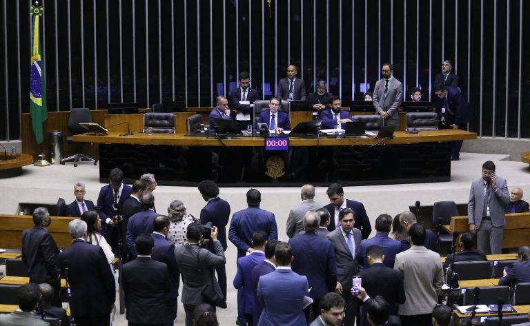 Câmara aprova projeto que altera regras de licenciamento ambiental