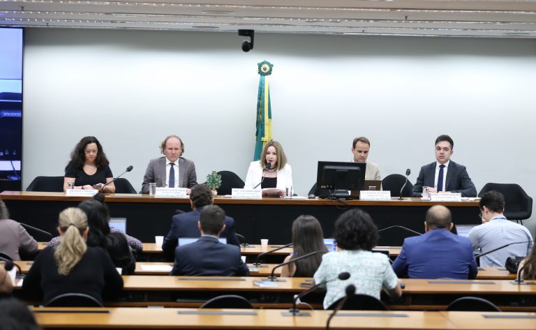 Governo vê “dano irremediável” em projeto de novo licenciamento ambiental e prevê judicialização do tema