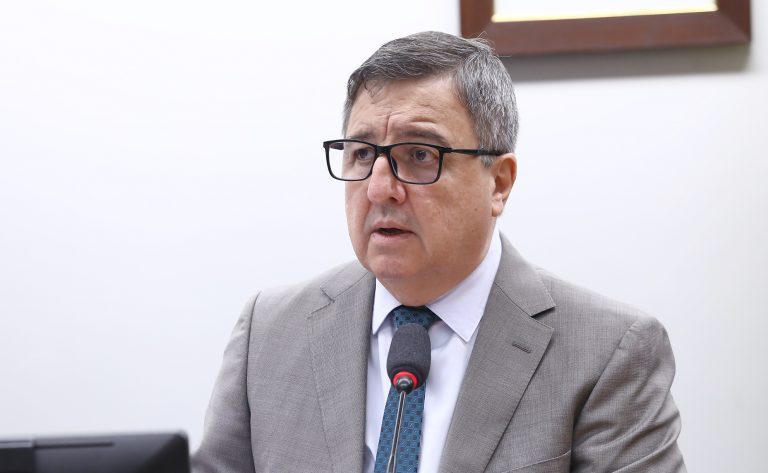 Projeto concede ao consumidor rural o direito de escolher horário para desconto na tarifa de energia elétrica