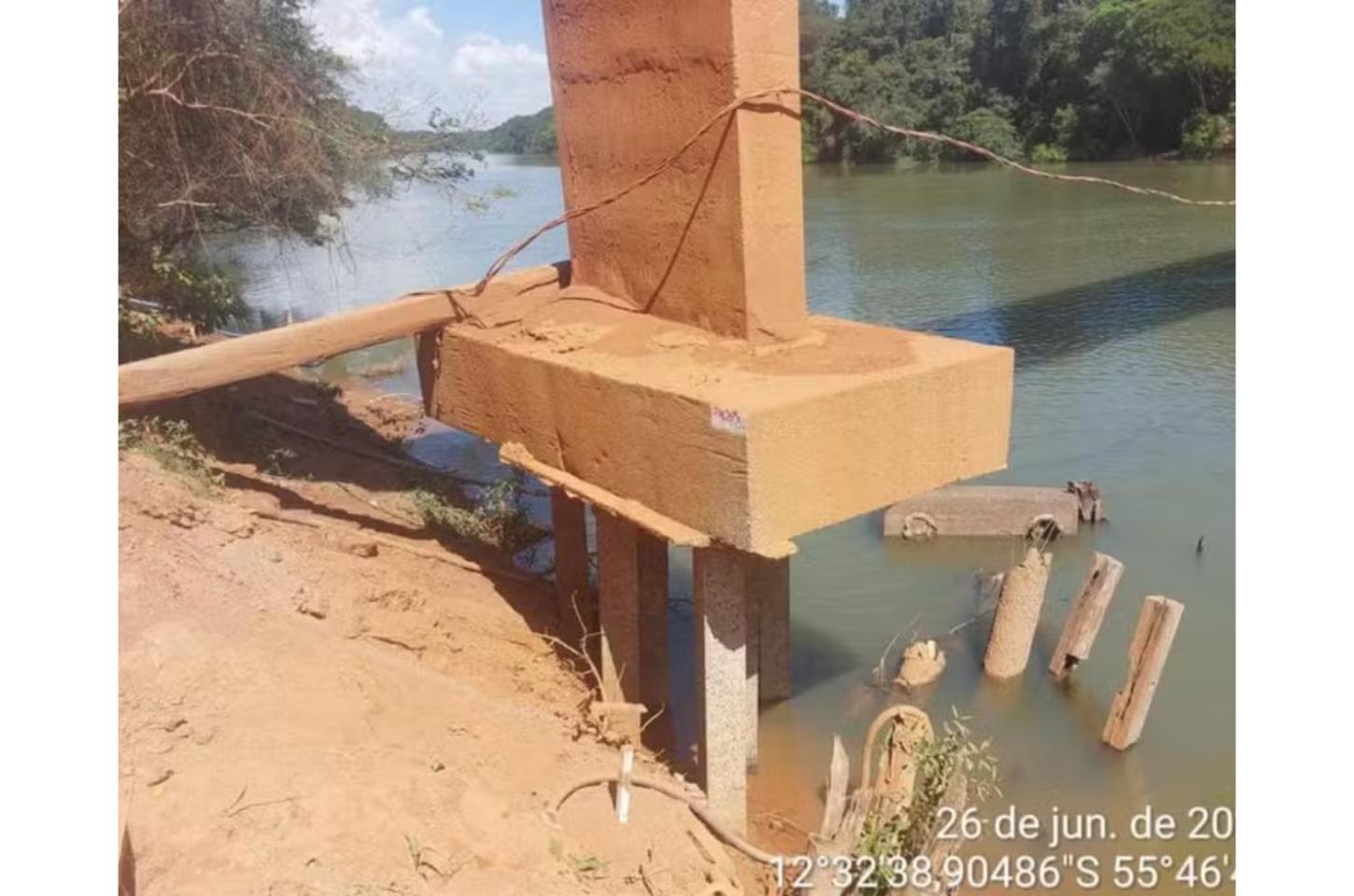 Motoristas continuam passando em ponte interditada por risco de queda em MT