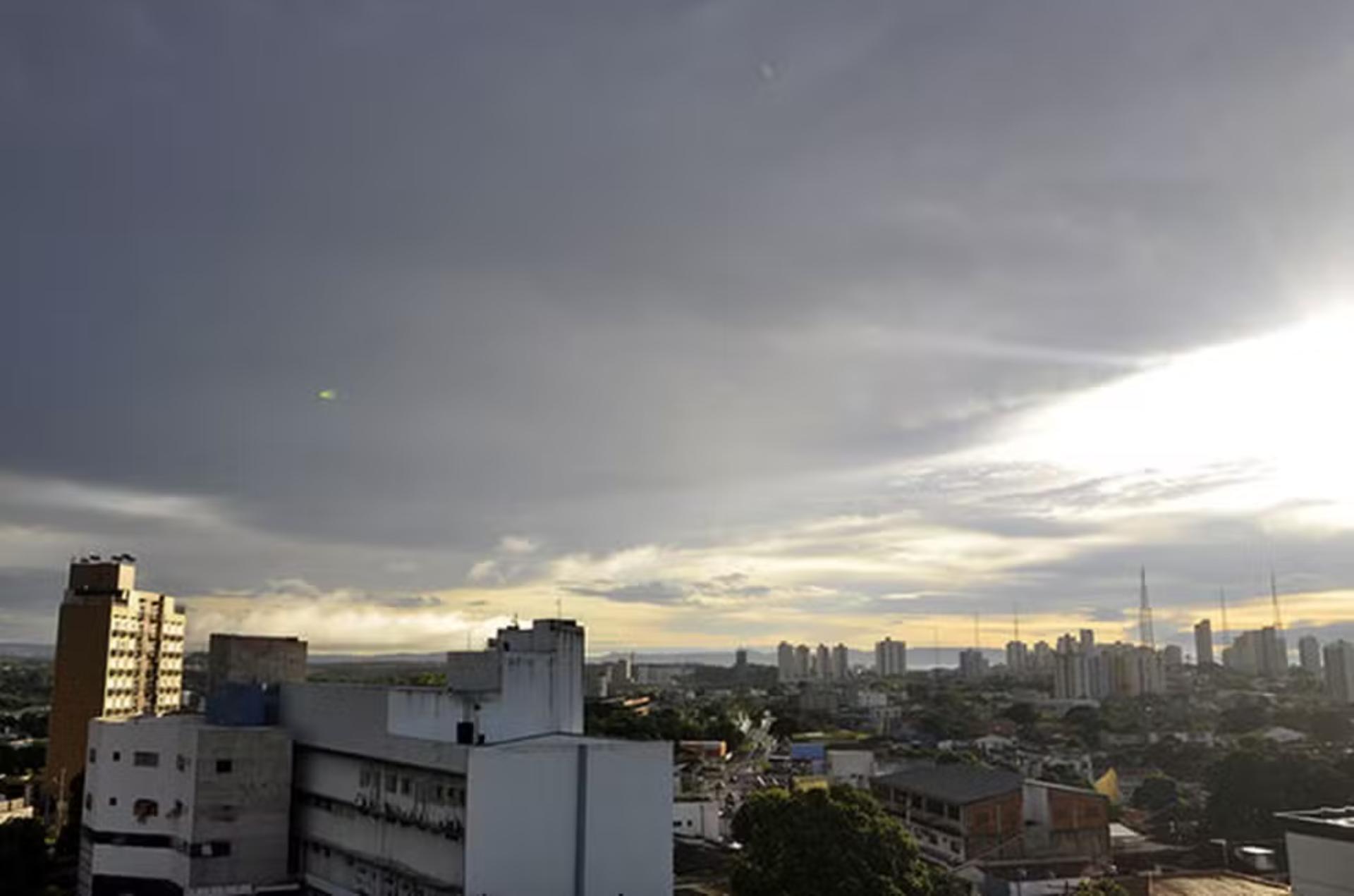 Cuiabá pode ter tempestades e ventos de até 60 km/h nesta segunda-feira (22), alerta Defesa Civil