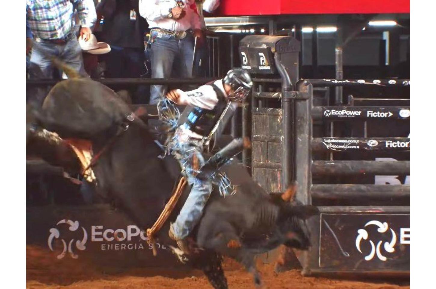Dois peões mato-grossenses ficam no top 10 do rodeio do Barretos Internacional