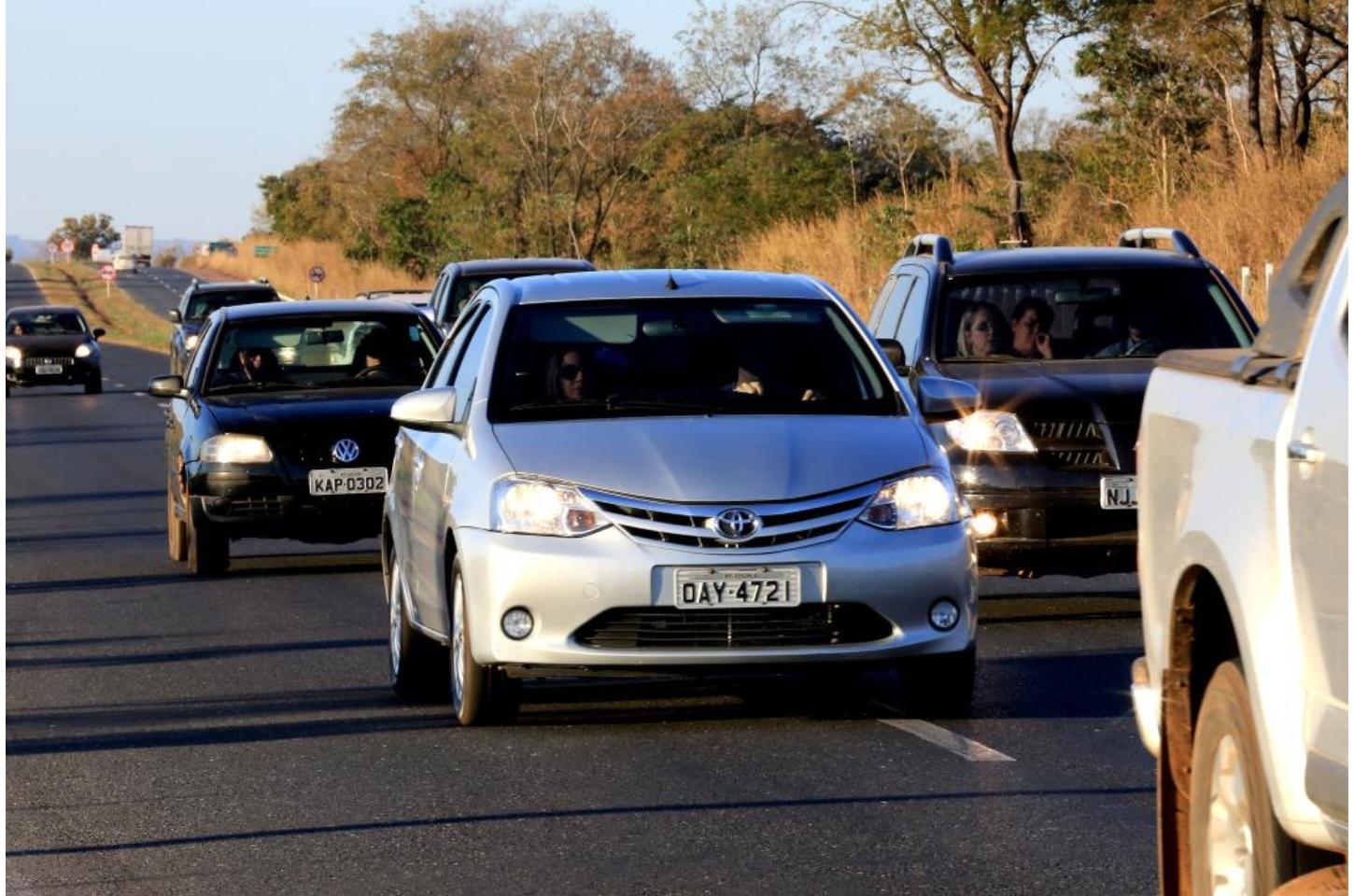 Governo de MT prorroga até 2028 benefício fiscal que isenta IPVA de veículos novos