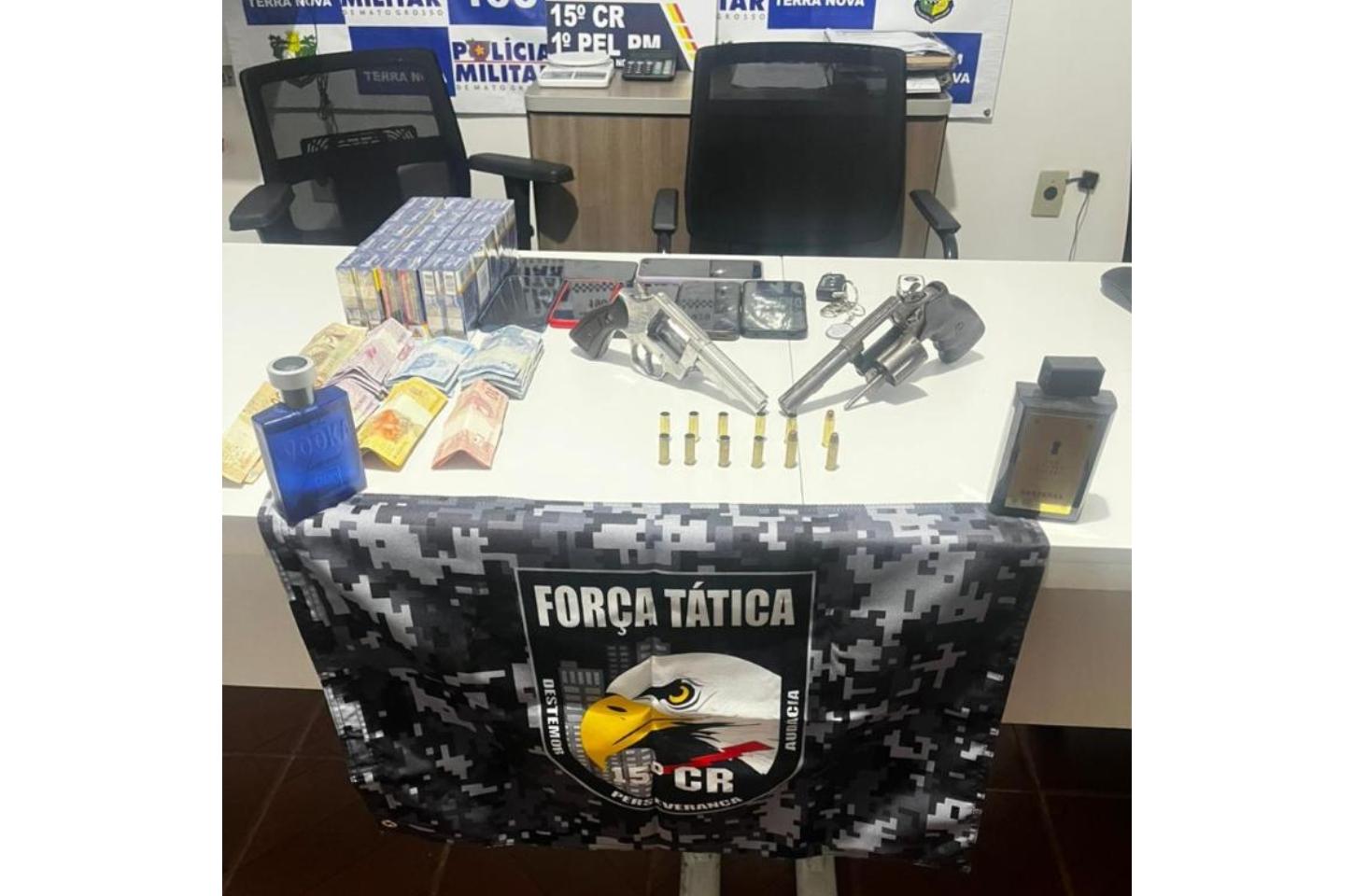 PM recupera dois carros roubados, apreende armas de fogo e prende suspeitos em Terra Nova do Norte