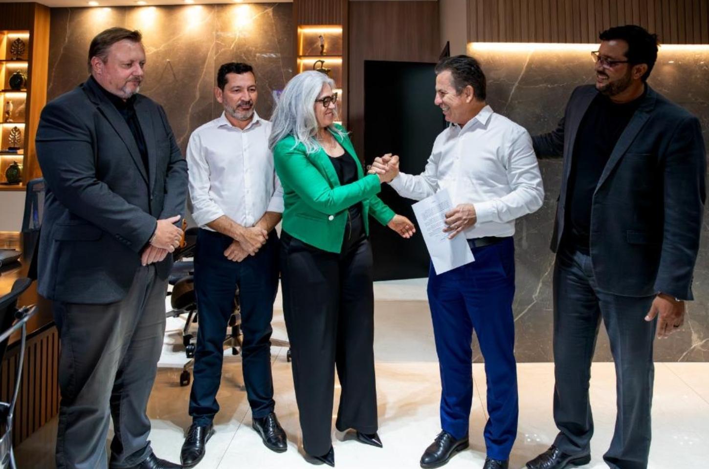 Governador autoriza concurso com 80 vagas para professor na Unemat