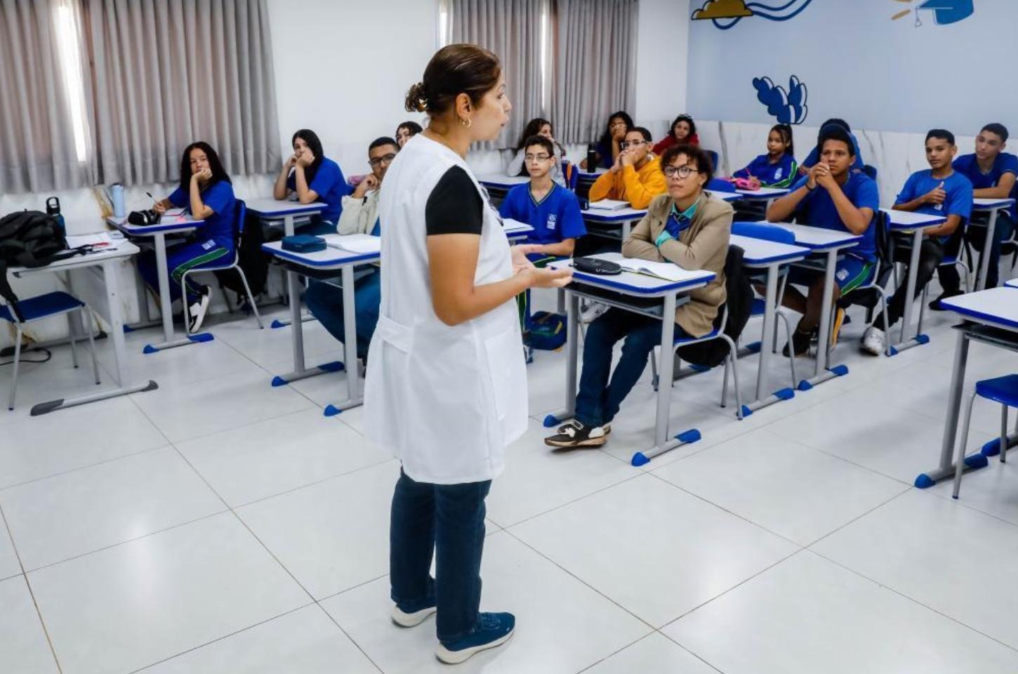 Seduc intensifica programa para recuperar aprendizagem no Ensino Médio com mobilização de famílias