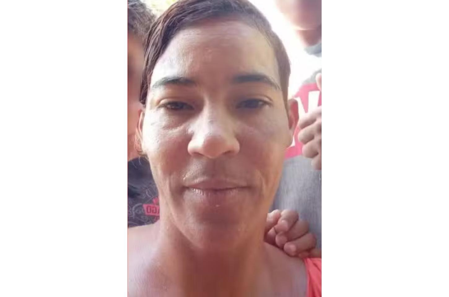 Filhos de vítima de feminicídio são presos no velório da mãe após sequestrarem suspeito em MT