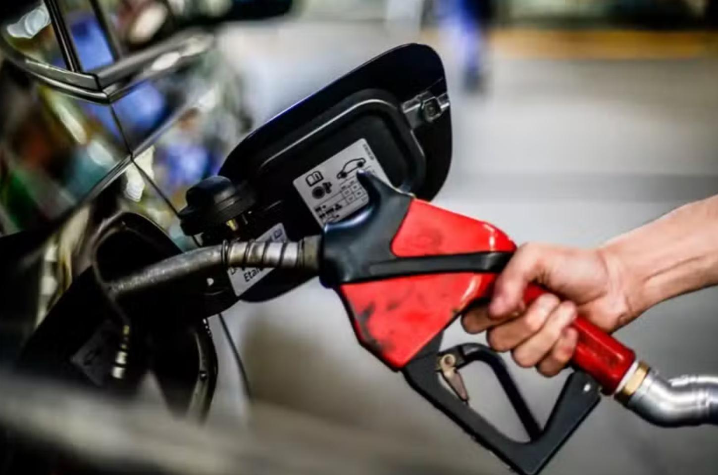 PF faz operação em 11 estados e no DF para combater preços abusivos em postos de combustíveis