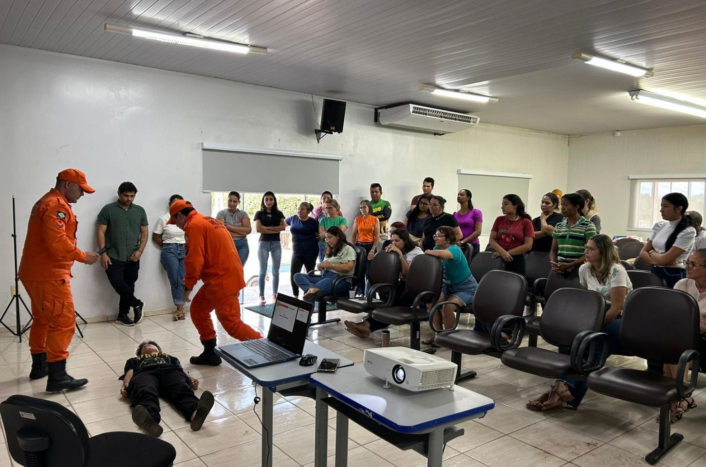 Profissionais da educação participam de formação em Primeiros Socorros e Lei Lucas em Terra Nova do Norte